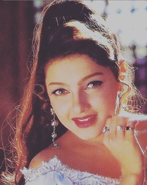ममता कुलकर्णीने (Mamta Kulkarni) करण -अर्जून या सुपरहीट चित्रपटात काम केलं होतं. पण काही काळातचं तिने बॉलिवूड आणि सिनेसृष्टी सोडली. ममता कुलकर्णीने (Mamta Kulkarni) करण -अर्जून या सुपरहीट चित्रपटात काम केलं होतं. पण काही काळातचं तिने बॉलिवूड आणि सिनेसृष्टी सोडली.