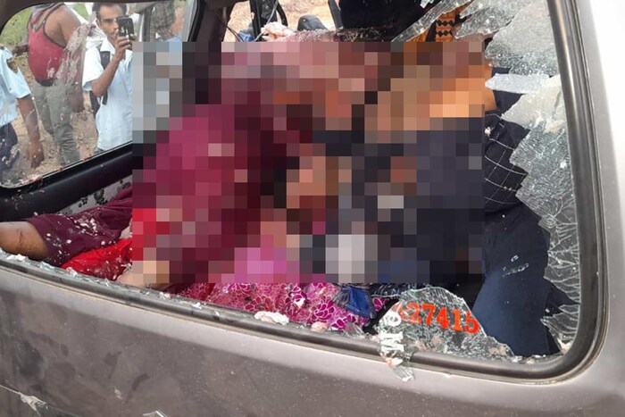 मृतांमध्ये सर्वजण एकाच कुटुंबीयांतील असल्यानं हळहळ व्यक्त केली जात आहे. 
