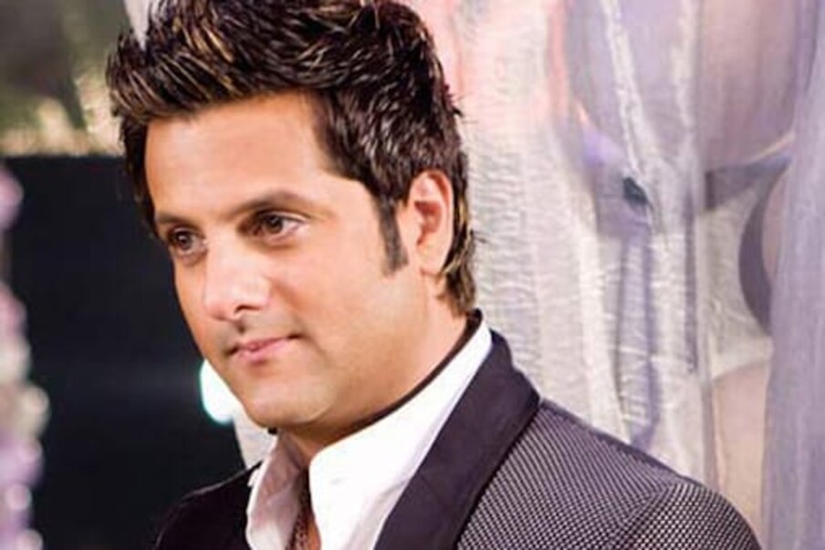 अभिनेता फरदिन खानने (Fardeen Khan) 1998 मध्ये प्रेम आगन (Prem Aggan) या चित्रपटातून करिअरला सुरूवात केली होती. पण गेली दहा वर्षे आता तो सिनेसृष्टीपासून दूरच आहे.