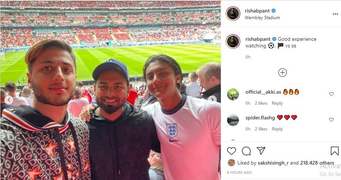 इंग्लंड दौऱ्यावरील भारतीय क्रिकेटपटूंना 20 दिवसांचा ब्रेक देण्यात आला आहे. सर्व खेळाडू बऱ्याच दिवसांपासून बायो-बबलमध्ये होते. त्यामुळे त्यांना फ्रेश होण्यासाठी हा ब्रेक देण्यात आलाय. या ब्रेकमध्ये पंतनं फुटबॉल मॅचचा आनंद घेतला.