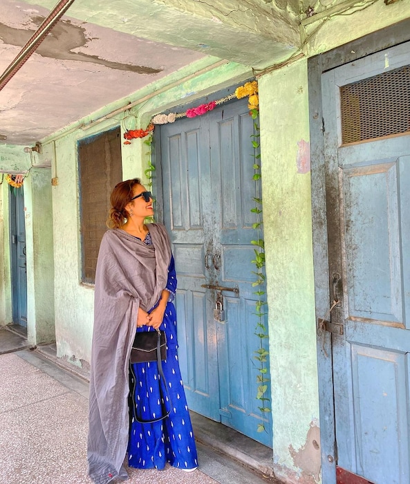 नेहाचा जन्म याच लहानशा खोलीत झाला होता. जी की त्यांची स्वतःची नव्हती. ते तिथे भाड्याने राहायचे.