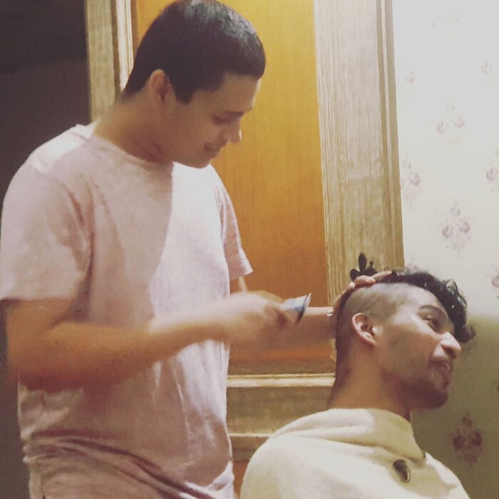 फोटो शेयर करत बाबीलनं लिहिलं आहे. 