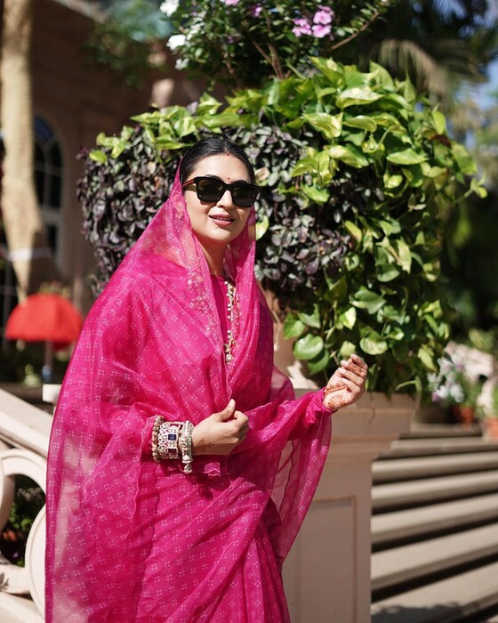 दिव्यांकाच्या या लुकवर अनेकांनी तिला 'महाराणी' अशा प्रतिक्रियाही दिल्या आहेत.