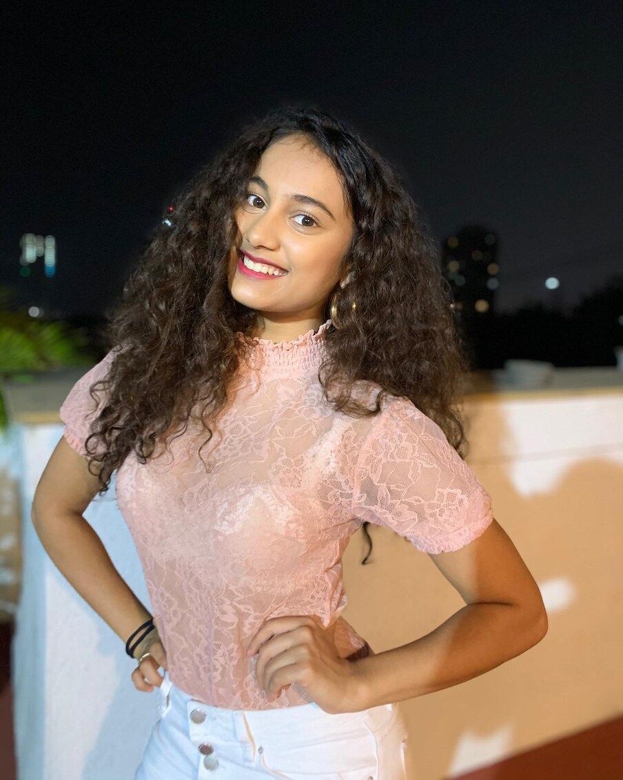 महेश मांजरेकर यांनी दोन विवाह केले होते. मेधा यांच्याशी लग्न करण्याआधी त्यांनी दीपा मेहताशी लग्न केलं होतं.