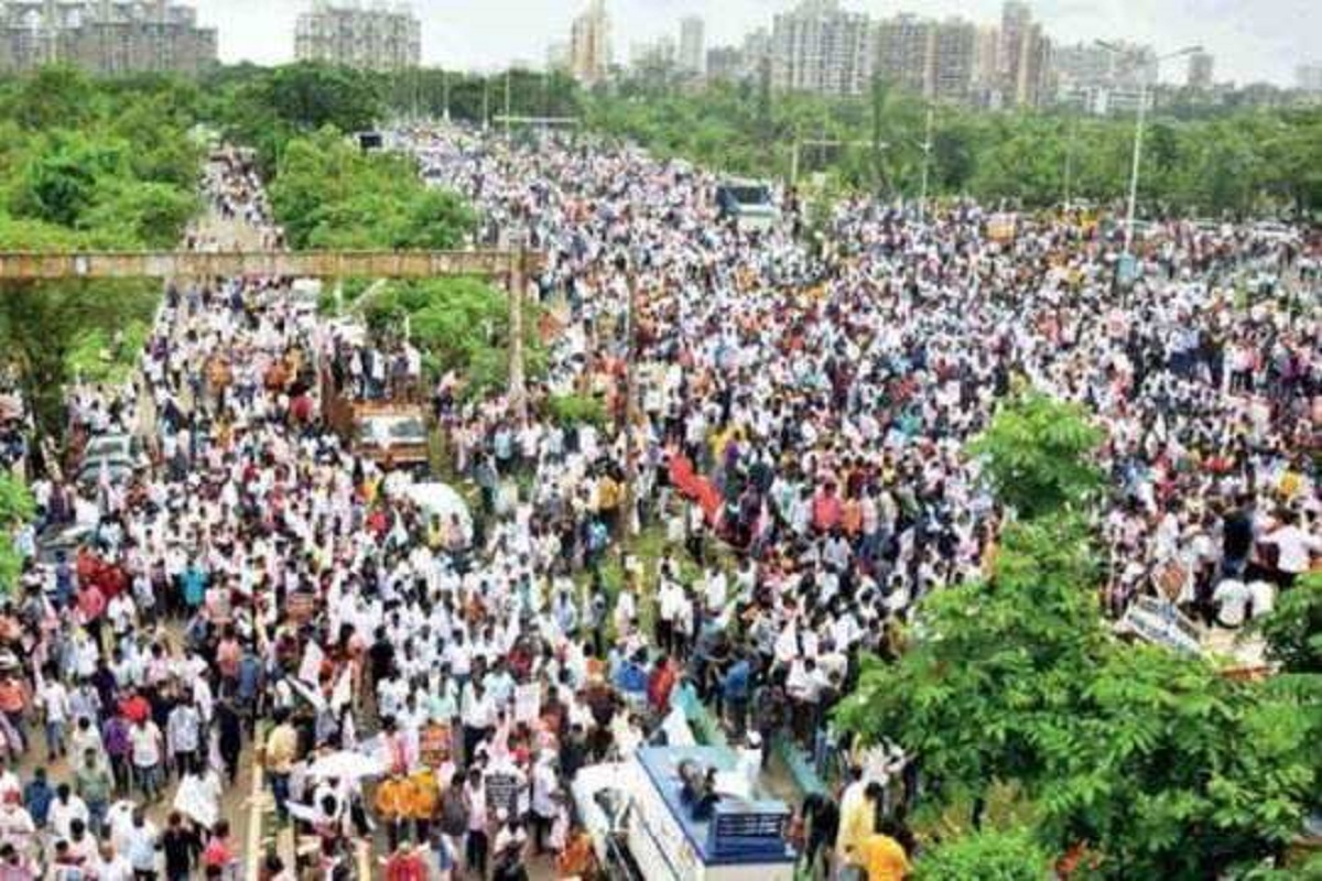 राजकीय कार्यक्रम आवरा, जमत नसेल तर आम्हाला सांगा; कोर्टाचा राज्य सरकारला इशारा