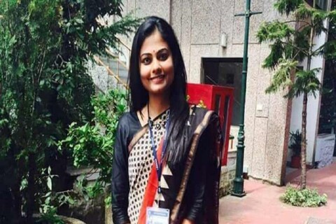 यूपीएससी परीक्षेत अर्तिकीने पहिल्याच प्रयत्नांमध्ये यश मिळवत 4 रॅँक मिळवला. 