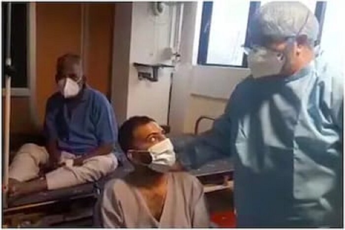 सिंधुदुर्गमध्ये, रत्नागिरी आणि साताऱ्यात ऑक्सिजन बेड्स फूल होण्याचं प्रमाण हे अनुक्रमे 51.59, 51.59  आणि  41.06 टक्के आहे. रत्नागिरी, रायगड, सिंधुदुर्ग, सातारा, पुण्याचा पॉझिटिव्ही रेट अनुक्रमे 14.12, 13.33, 11.8, 11.3, 11.11 टक्के आहे. त्यामुळे इथंही निर्बंध कायम राहतील.