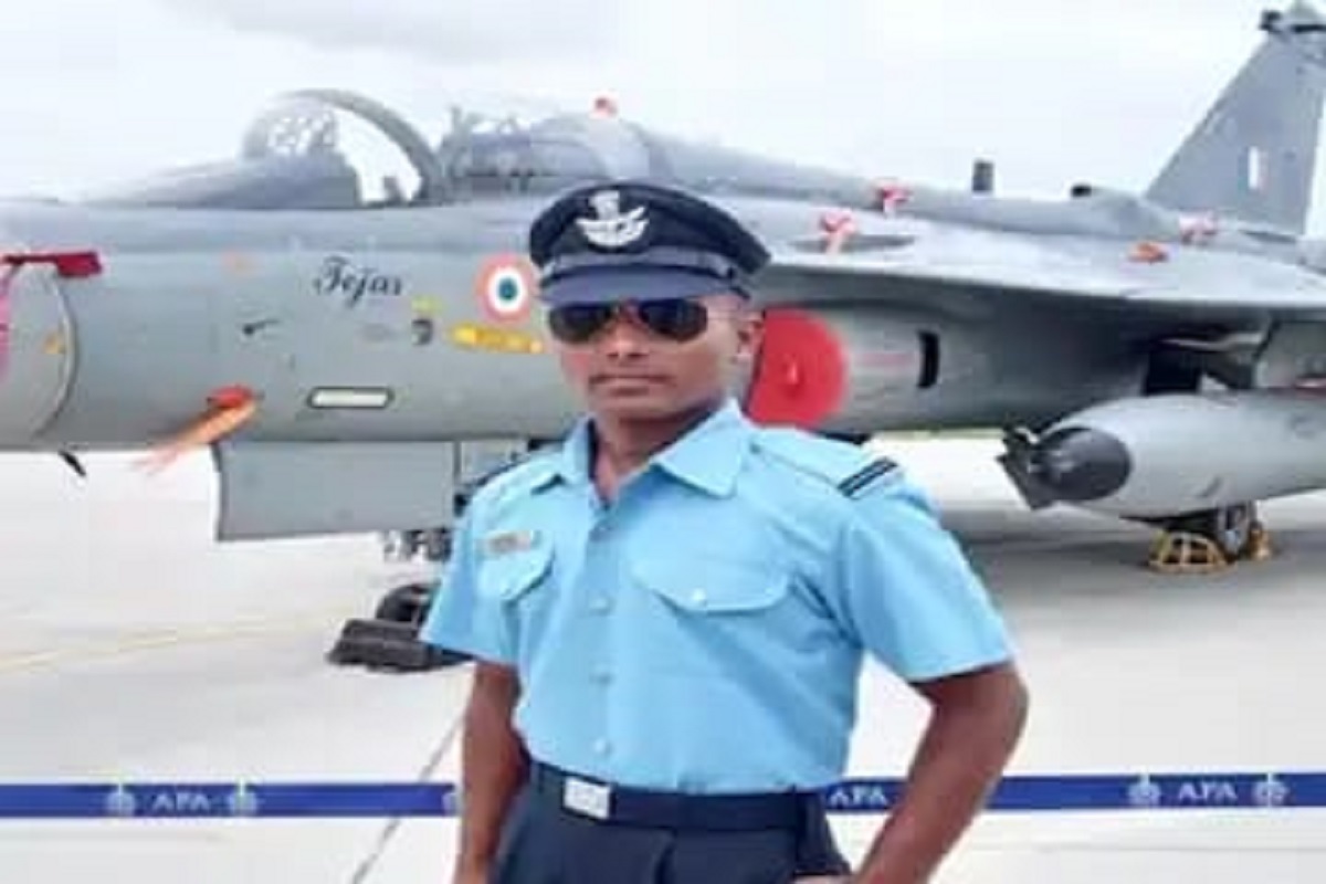 प्लाईंग ऑफिसर बनणं हेच त्यांचं स्वप्न होतं.