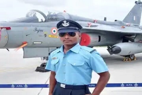 प्लाईंग ऑफिसर बनणं हेच त्यांचं स्वप्न होतं. 