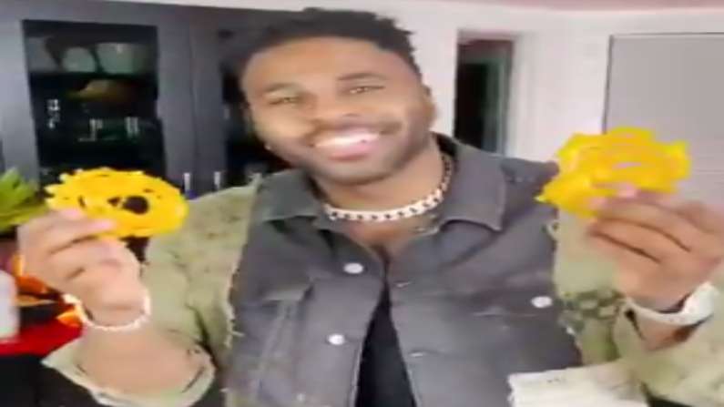 अमेरिकन सेलिब्रिटी झाला ‘जलेबी-बाबा’, गाता गाता तळतोय जिलब्या; पाहा Viral Video