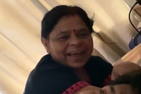 आईने लेकीला एकाच वाक्यात गार करून टाकलं.