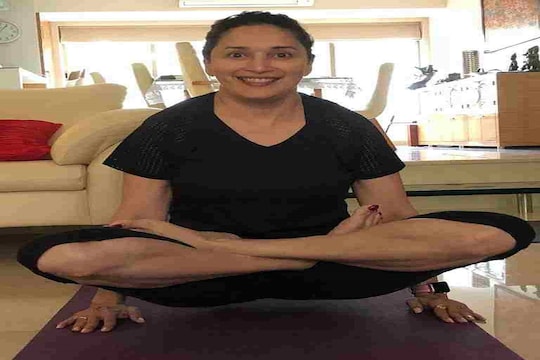 पहिला व्हीडिओ माधुरी यांनी इन्स्टग्रामवर शेअर केला आहे. 