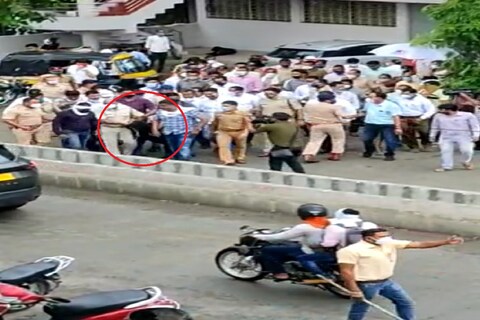 नागपुरात आज दुपारच्या सुमारास एक थरारनाट्य घडलं. एक बंदुकधारी इसम थेट एका घरात शिरला.