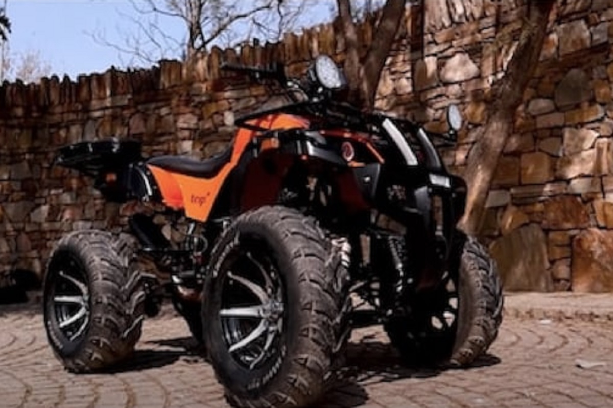 कमाल! Royal Enfield च्या या बाईकला मॉडिफाय करुन बनवलं 4-Wheel ATV, वाचा कसा केला हा 'कार'नामा