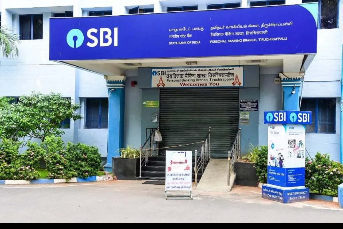 SBI Alert : केवळ एक SMS करेल तुमचं खातं रिकामं, बँकेने ग्राहकांना दिला सावधान राहण्याचा इशारा