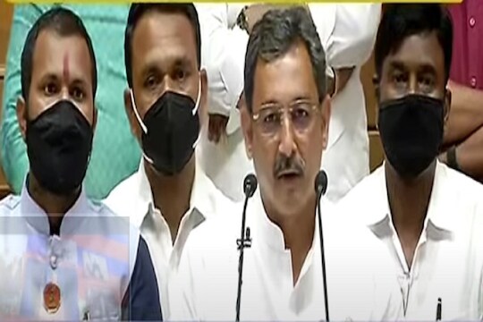 छत्रपती घराण्यात माझा जन्म म्हणून सारखी तलवार काढून चालणार नाही, खासदार संभाजीराजे छत्रपती यांचं वक्तव्य