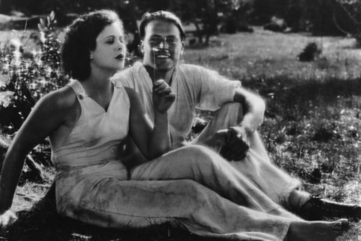 88 वर्षांपूर्वी शूट केला होता पहिला इन्टिमेट सीन; अभिनेत्रीला पाहून अचाट झाले प्रेक्षक