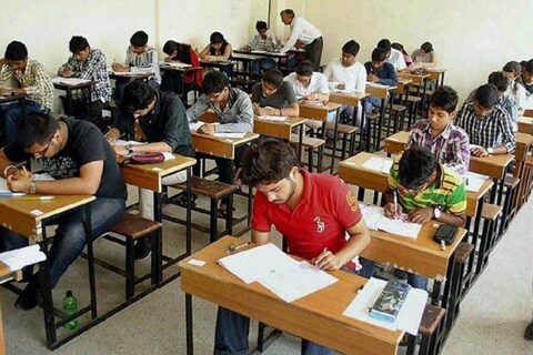शिक्षणमंत्री वर्षा गायकवाड यांनी स्वतः ट्विट करून यासंबंधीची माहिती दिली आहे.