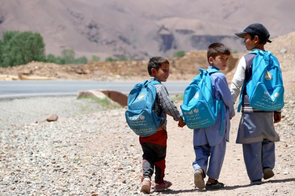 'तिनं' वडिलांच्या खांद्यावर बघितला होता आईचा मृतदेह; तरीही सोडली नाही जिद्द; करून दाखवलं 'हे' काम