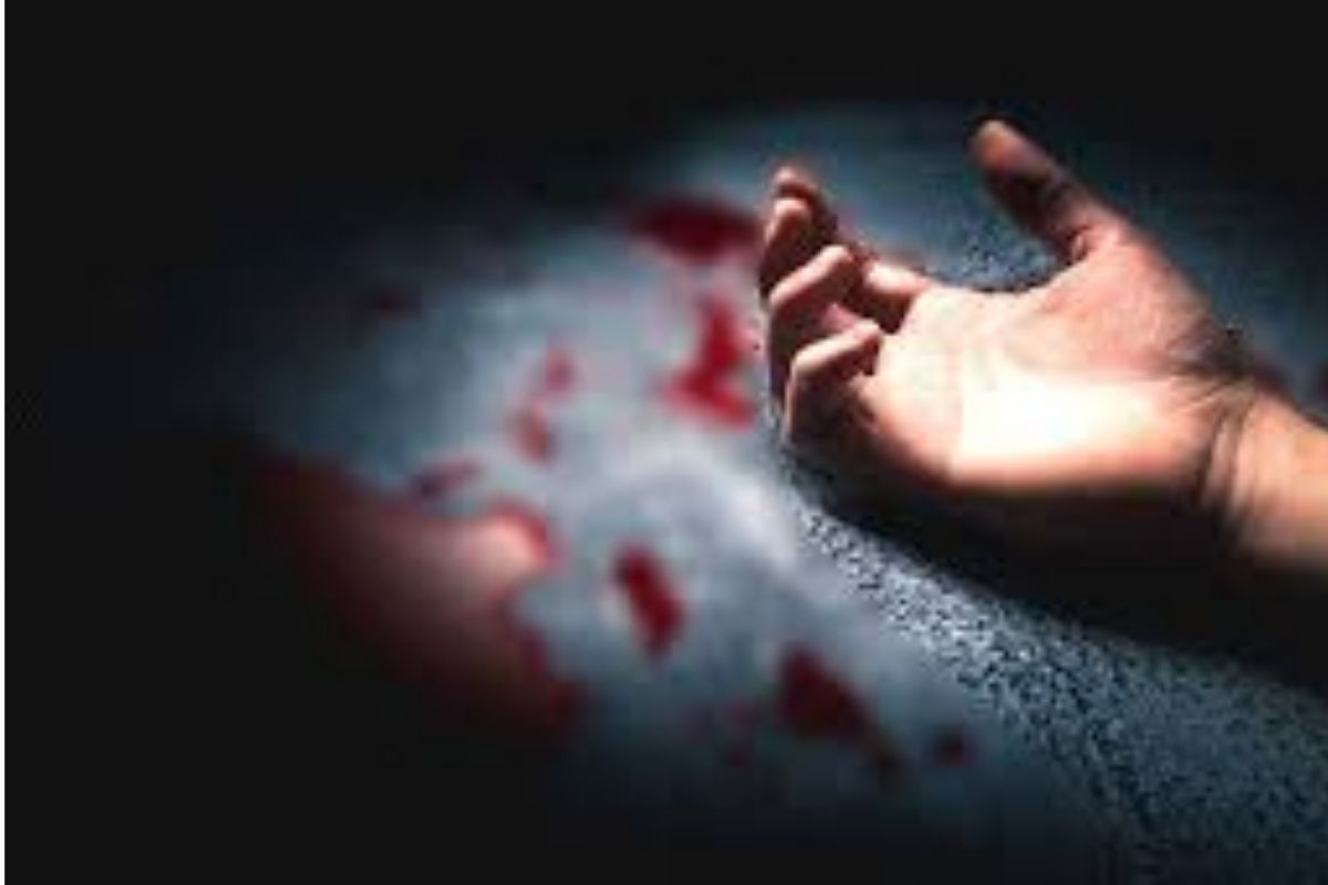 तिसऱ्यांदा लग्नगाठ बांधण्याची 57 वर्षाच्या पतीची होती इच्छा; पत्नीनं झोपेतच गुप्तांग कापलं अन्...