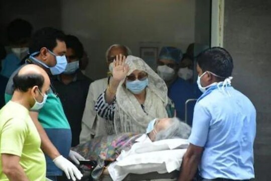 दिलीप कुमार यांची तब्येत पुन्हा खालावली; ICU मध्ये केलं दाखल