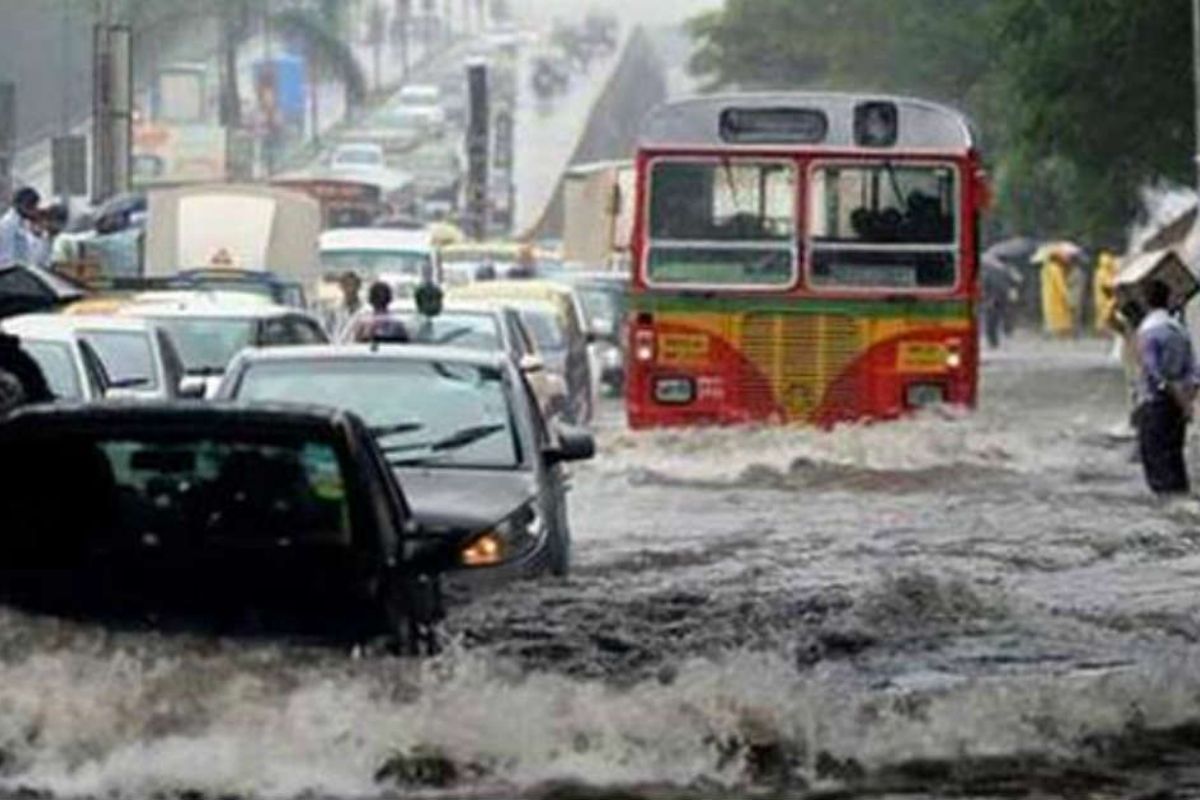 Explainer: यंदा जून महिन्यातच अनेक ठिकाणी Red Alert; महाराष्ट्रात मॉन्सूननं का धारण केलंय भयंकर रूप?