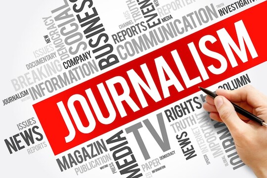 पत्रकारितेत करिअर करायचंय? कोर्सेसपासून कॉलेजपर्यंत इथे मिळेल संपूर्ण माहिती