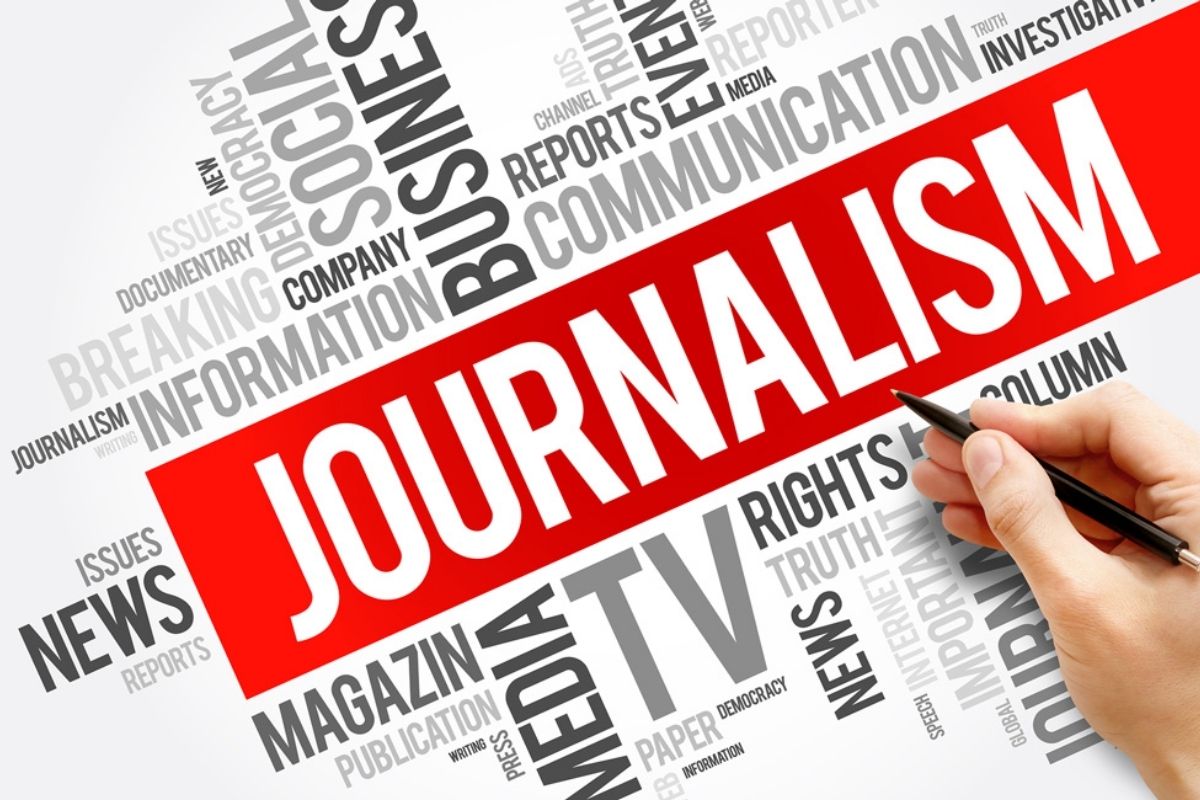 पत्रकारितेत करिअर करायचंय? कोर्सेसपासून कॉलेजपर्यंत इथे मिळेल संपूर्ण माहिती