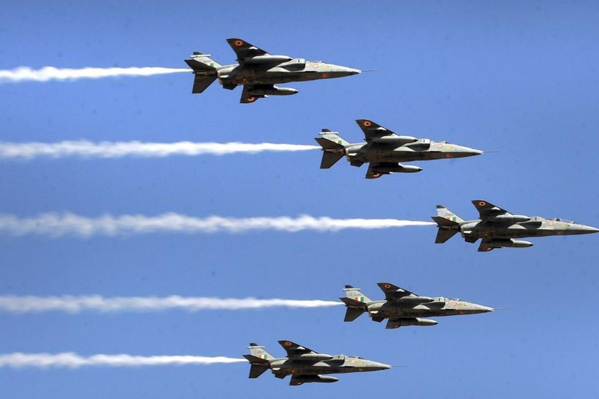 Indian Air Force मध्ये मेगा भरती; टेक्निकल आणि नॉन-टेक्निकल पदांसाठी पदभरती; आजच करा अप्लाय