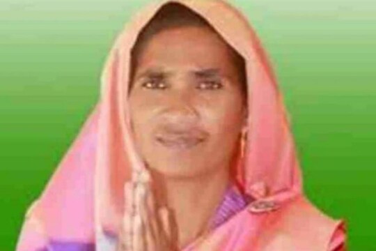 महिला आमदाराची दादागिरी; भाच्याची गाडी अडवल्यानं पोलिसाच्या कानशिलात लगावली