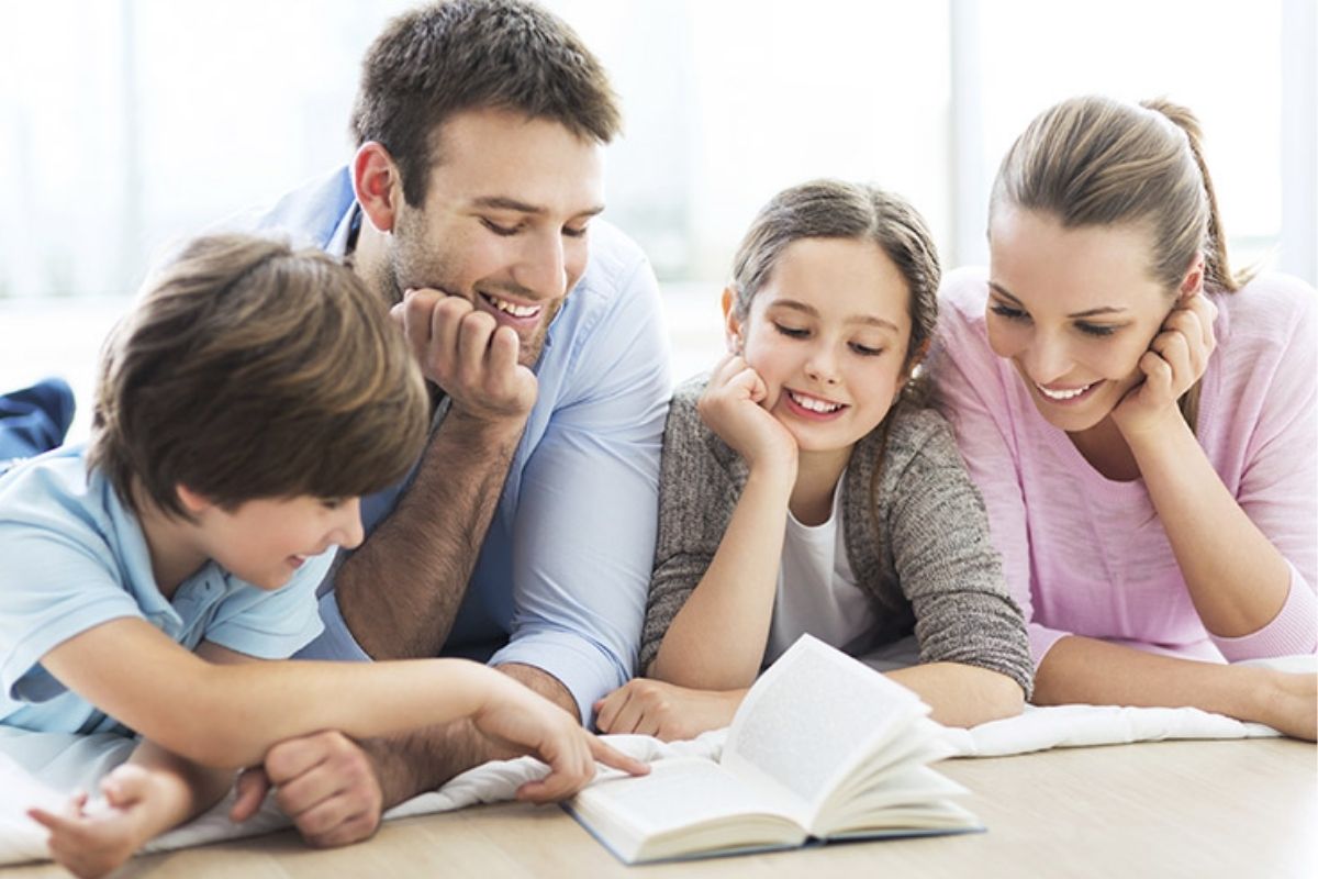 पालकांनो, अभ्यासासोबतच मुलांना शिकवा 'या' महत्त्वाच्या गोष्टी; आयुष्यात नक्की होतील यशस्वी