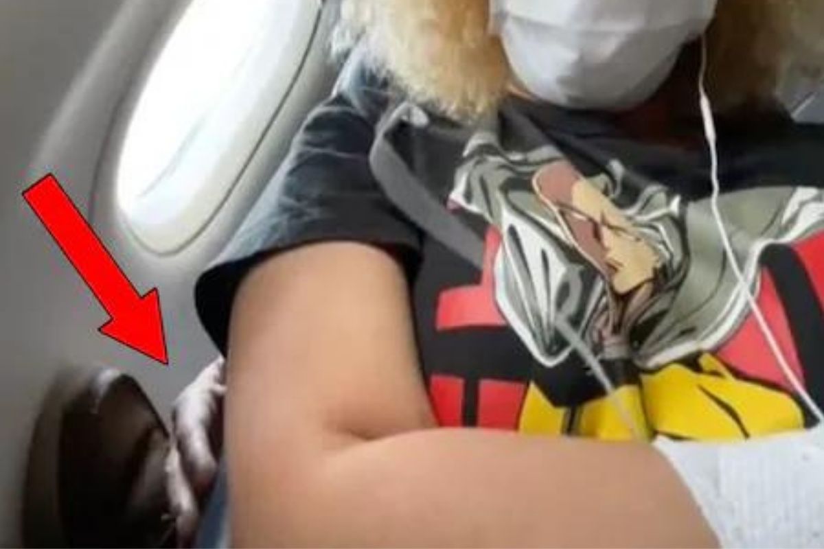 जगातील सर्वात घाणेरड्या विमानसेवेचे फोटो आले समोर, प्रवासादरम्यानच होते महिलांसोबत छेडछाड