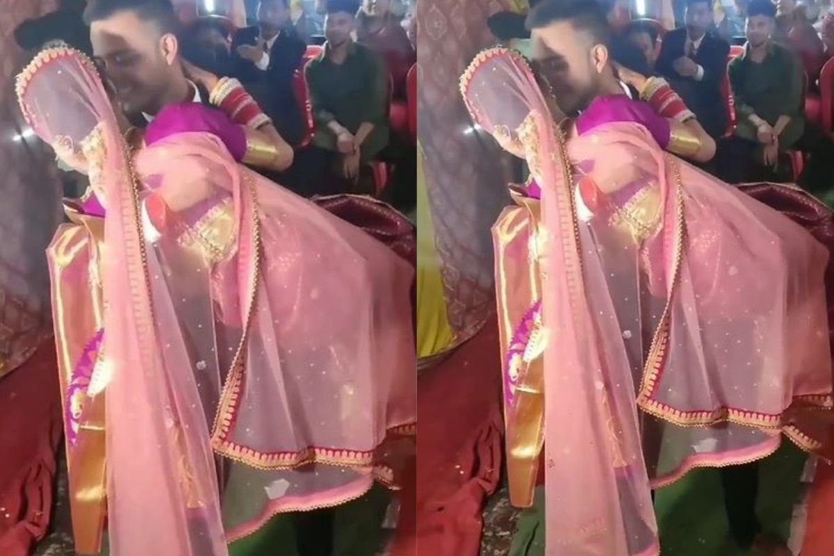 VIDEO: भर मंडपात उफाळून आलं नवरदेवाचं प्रेम; सर्वांसमोरच नवरीला घेतलं उचलून अन्..