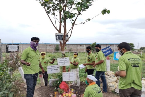 'एकच बायको सात जन्मी नको' औरंगाबादेत पुरुषांनी केलं पिंपळाचं पूजन! 'एकच बायको सात जन्मी नको' औरंगाबादेत पुरुषांनी केलं पिंपळाचं पूजन!