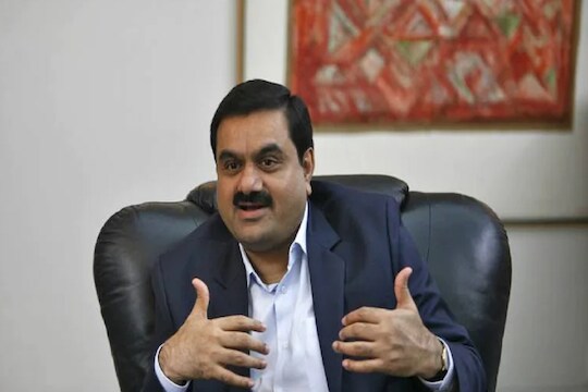 NSDL च्या विधानानंतरही अदानी समूहाच्या शेअर्समधील घसरण सुरूच
