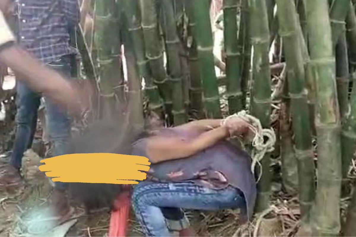 धक्कादायक! आक्षेपार्ह स्थितीत आढळलं जोडपं; गावकऱ्यांनी आधी व्हिडिओ बनवला आणि मग...