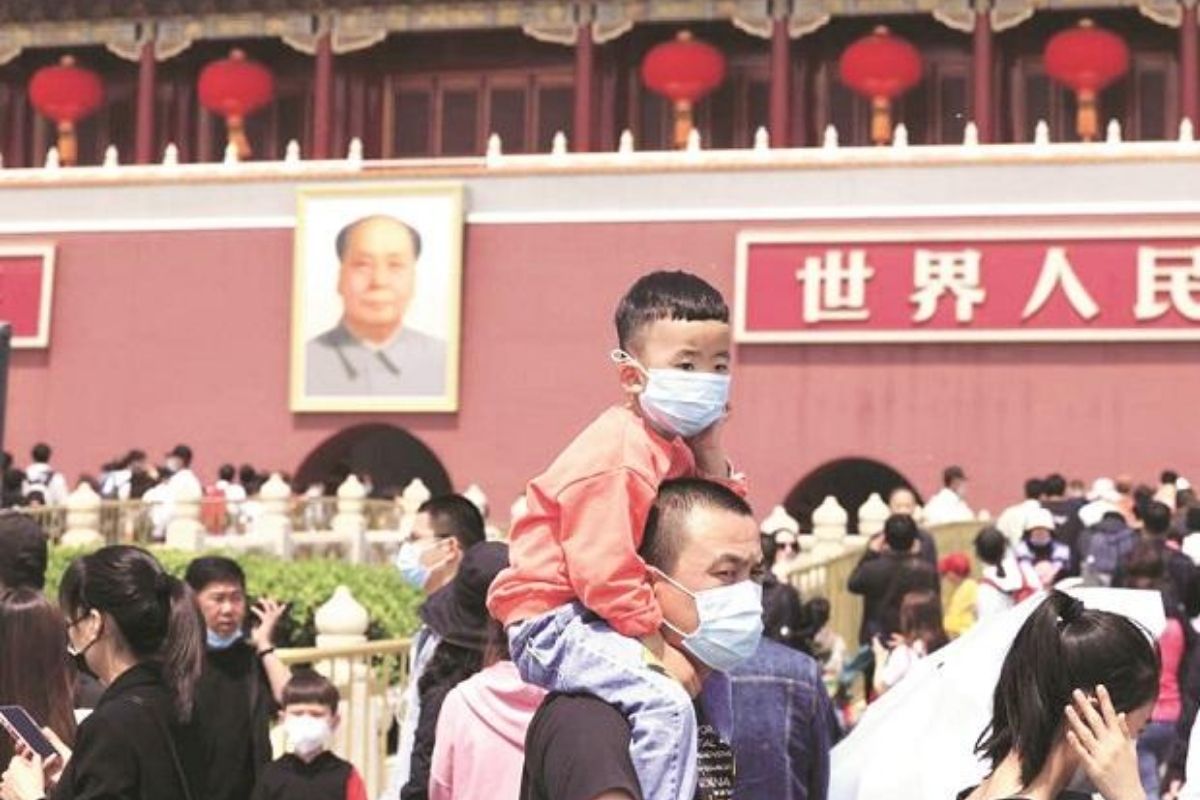 'हम दो, हमारे तीन'; तब्बल 35 वर्षांनी चीन सरकार अवलंबणार आता नवं धोरण