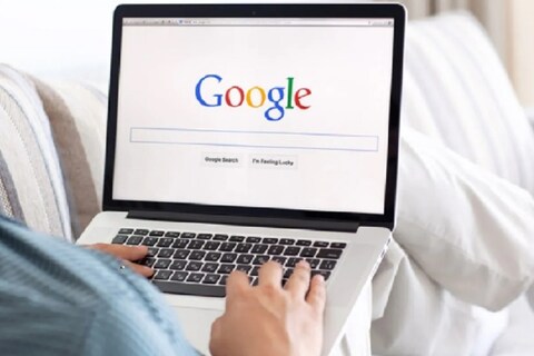 तुम्ही गुगलवर काय सर्च केलं हे कोणालााही समजू नये यासाठी तुम्ही गुगल सर्च हिस्ट्रीला (Google Search History) पासवर्ड (Password) ठेऊ शकता.