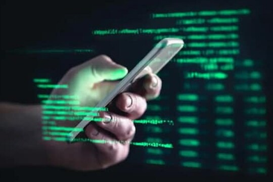 हॅकर्सपासून तुमचा Android Smartphone असा ठेवा सुरक्षित, आजच करा हे 5 बदल