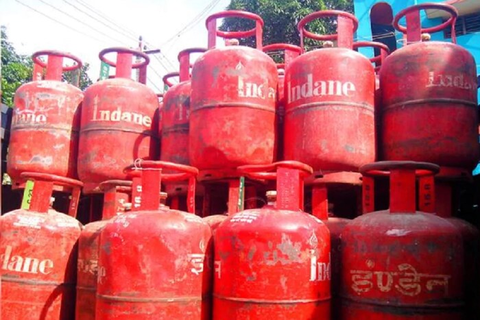 सिलेंडरचा रिकामा भाग गरम असतो, त्यामुळे रिकाम्या भागात पाणी लवकर सुकतं. आणि गॅस भरलेला भाग थंड असतो, त्यामुळे तिथे पाणी उशिरा सुकतं. 