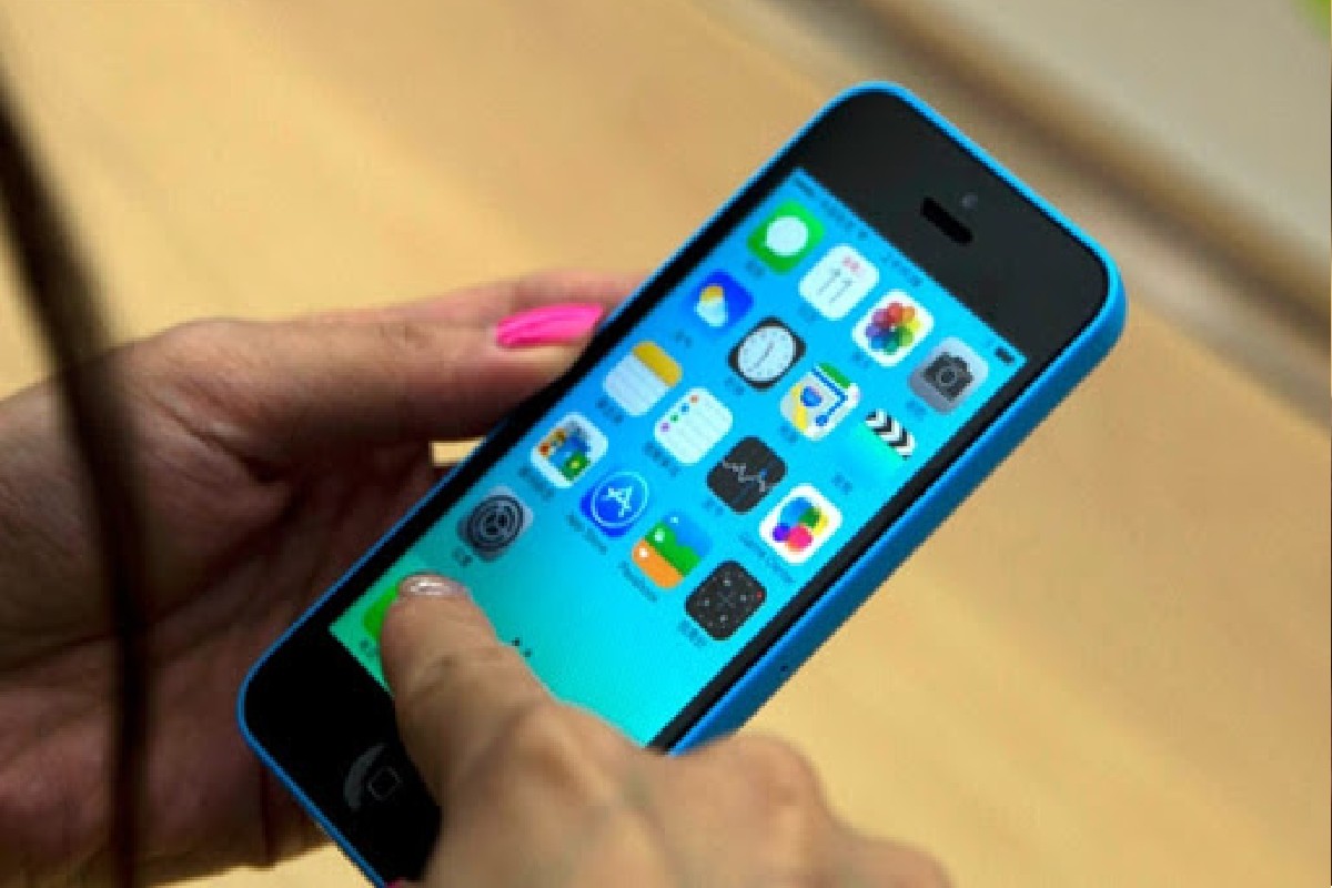 ऑनलाइन गेमचा नाद भोवला; शाळेच्या गेटवरून उडी मारताना मुलाच्या पोटात घुसला रॉड, जागीच मृत्यू