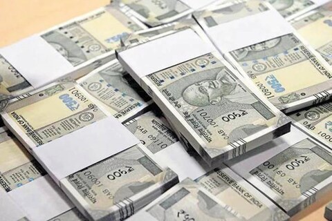 Dubai Ganesh Shinde Win Lottery:  दुबईत राहणाऱ्या एका ठाणेकराला दुबईत (UAE) लॉटरी लागली आहे.