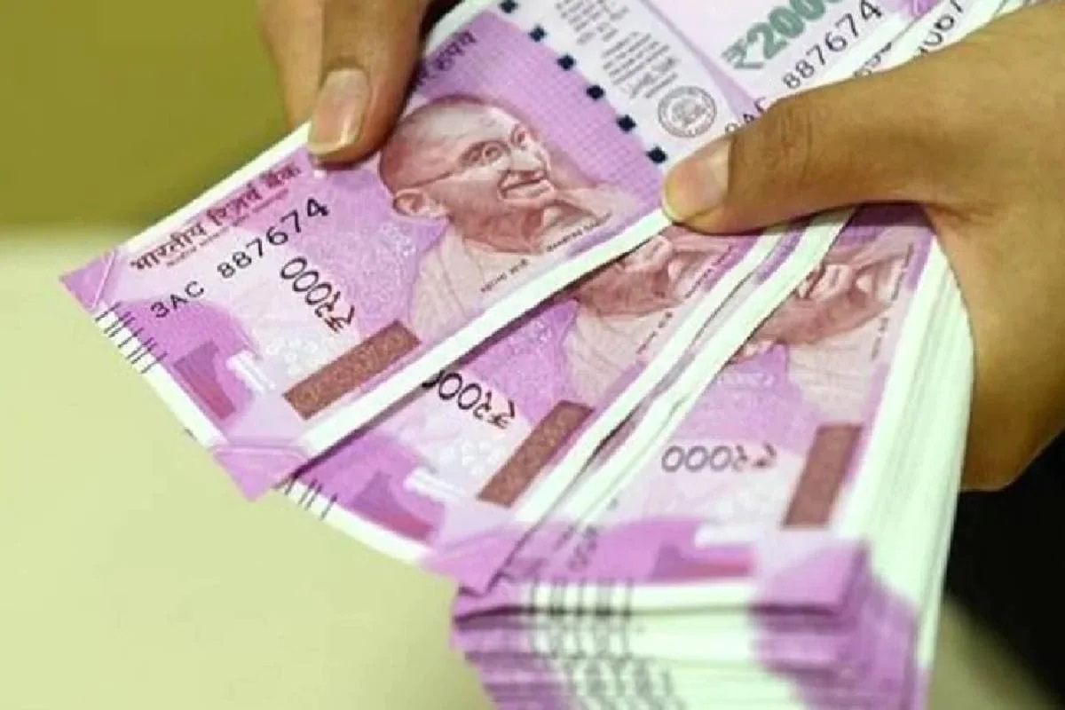 पुढील महिन्यात केंद्रीय कर्मचाऱ्यांना मिळू शकतो वाढीव DA! वाचा कशाप्रकारे होतं कॅलक्यूलेशन?