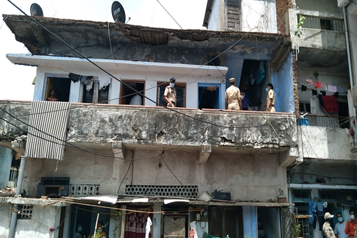 नागपूर हादरलं, एकाच कुटुंबातील 5 जणांची हत्या करून आरोपीची आत्महत्या