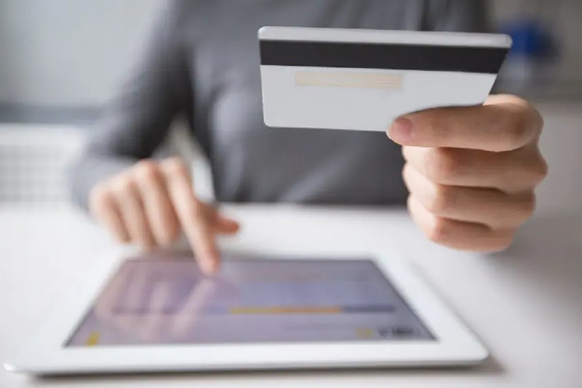 तुमच्या फायद्याची बातमी, Online Transaction करताना या गोष्टींकडे लक्ष द्या; अन्यथा...