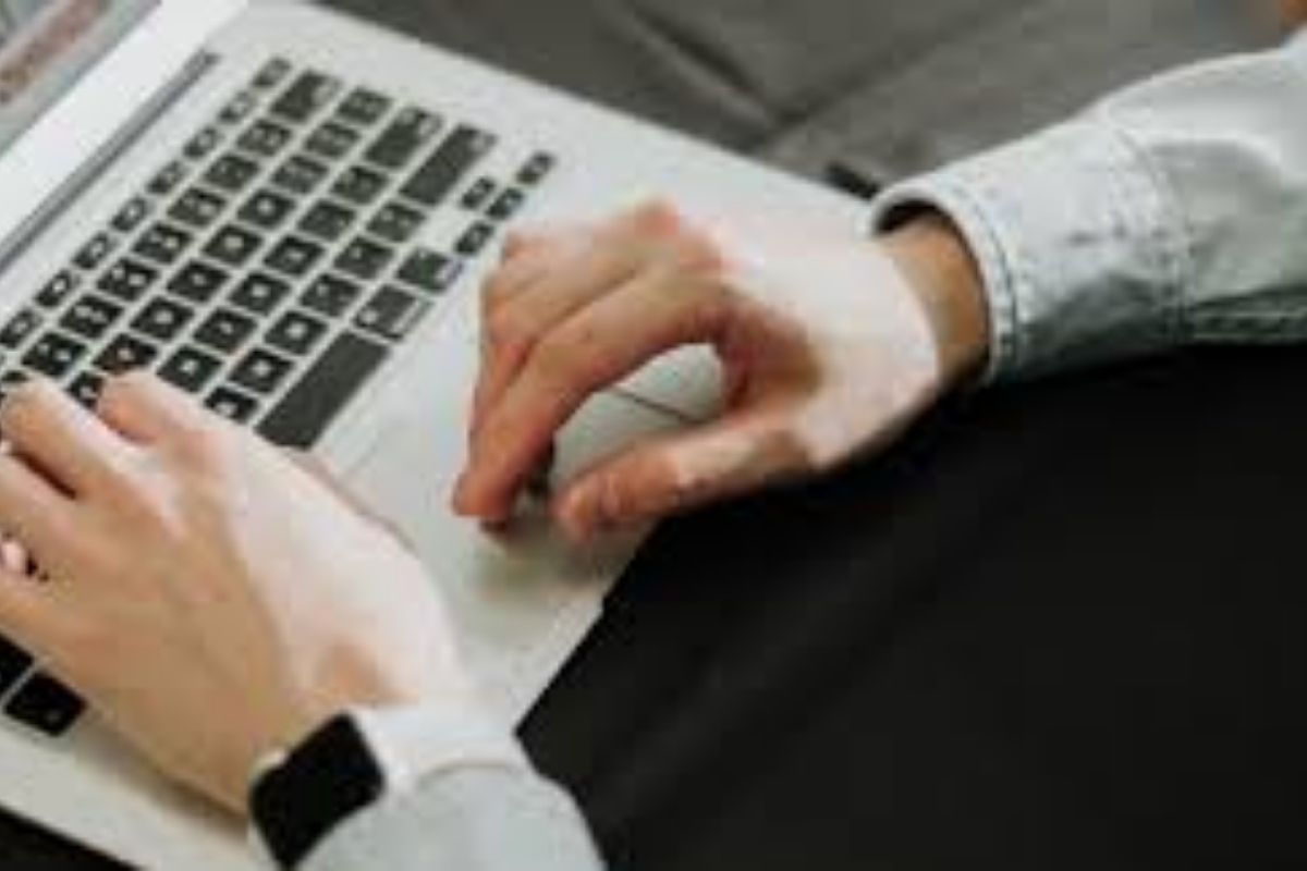 ऑनलाइन क्लासमध्ये प्रायव्हेट पार्ट दाखवित होता विद्यार्थी; मुंबई पोलिसांनी अटक केल्यानंतर सांगितलं धक्कादायक कारण