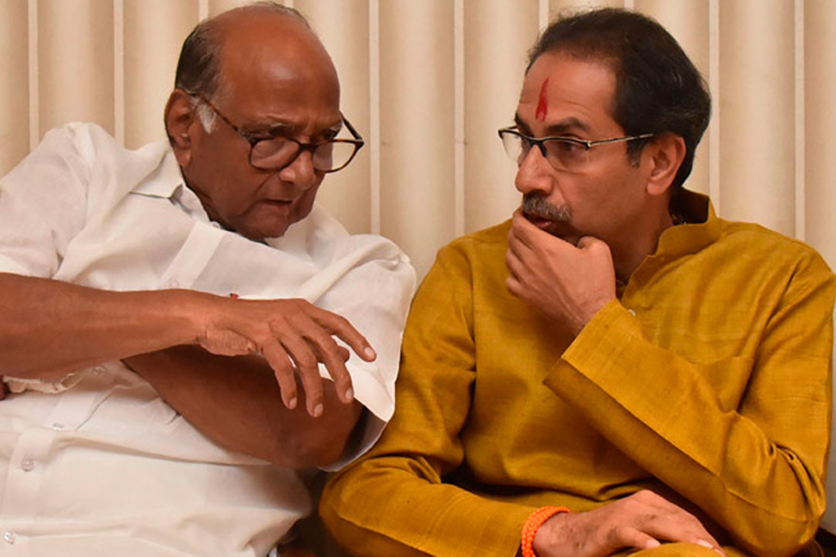 या बैठकीत राज्यातील विविध घडामोडी, राज्यपाल नियुक्तं 11 आमदारांचा प्रलंबित प्रश्नांवर चर्चा होण्याची शक्यता आहे.