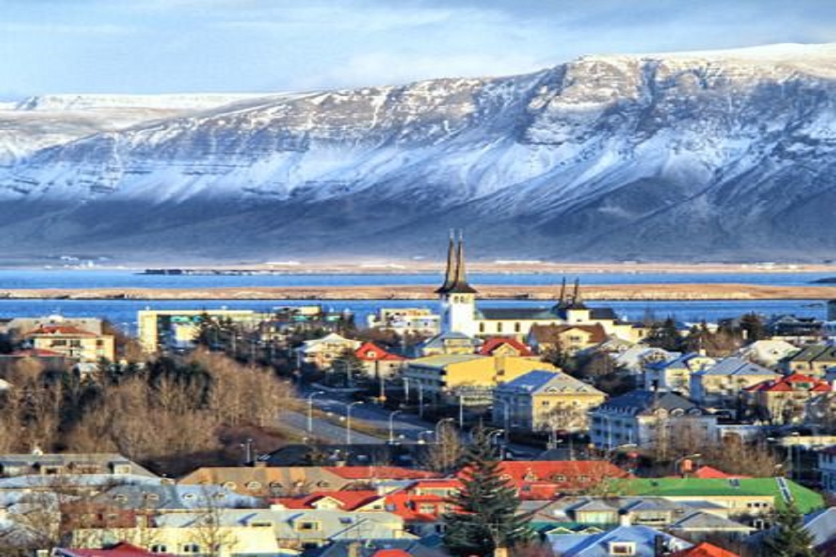 लोकांना आकर्षित करण्यासाठी 'हॉलिडे फर्स्ट,पे व्हेन यू रिटर्न' ही योजना सुरू केली आहे.