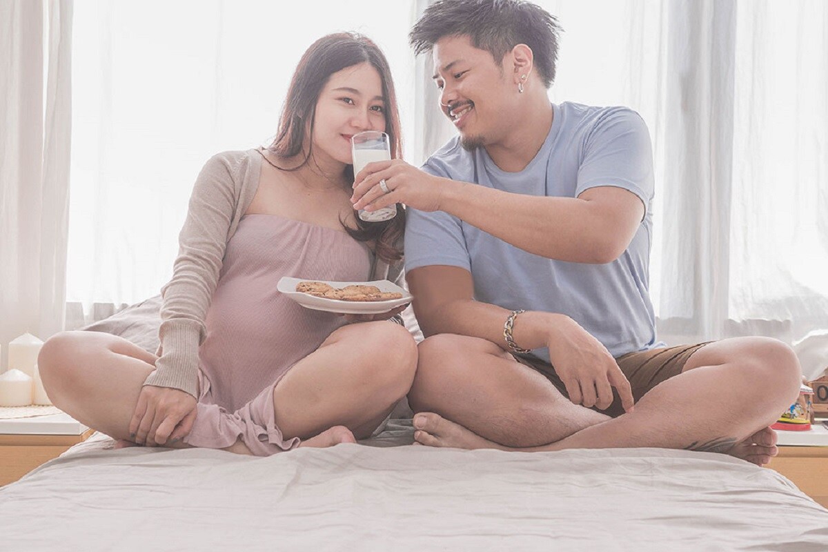 मानोसोपचार तज्ज्ञांच्यामते महिलांच्या प्रजनन क्षमतेबद्दल पुरुषांच्या मनामध्ये ईर्ष्या निर्माण होते. येणाऱ्या बाळाबद्दल जास्त विचार चिंता,गर्भधारणेच्या काळात पत्नीबरोबर मतभेद यामुळे पुरुषांच्या मनावर परिणाम होतो. मानोसोपचार तज्ज्ञांच्यामते महिलांच्या प्रजनन क्षमतेबद्दल पुरुषांच्या मनामध्ये ईर्ष्या निर्माण होते. येणाऱ्या बाळाबद्दल जास्त विचार चिंता,गर्भधारणेच्या काळात पत्नीबरोबर मतभेद यामुळे पुरुषांच्या मनावर परिणाम होतो.