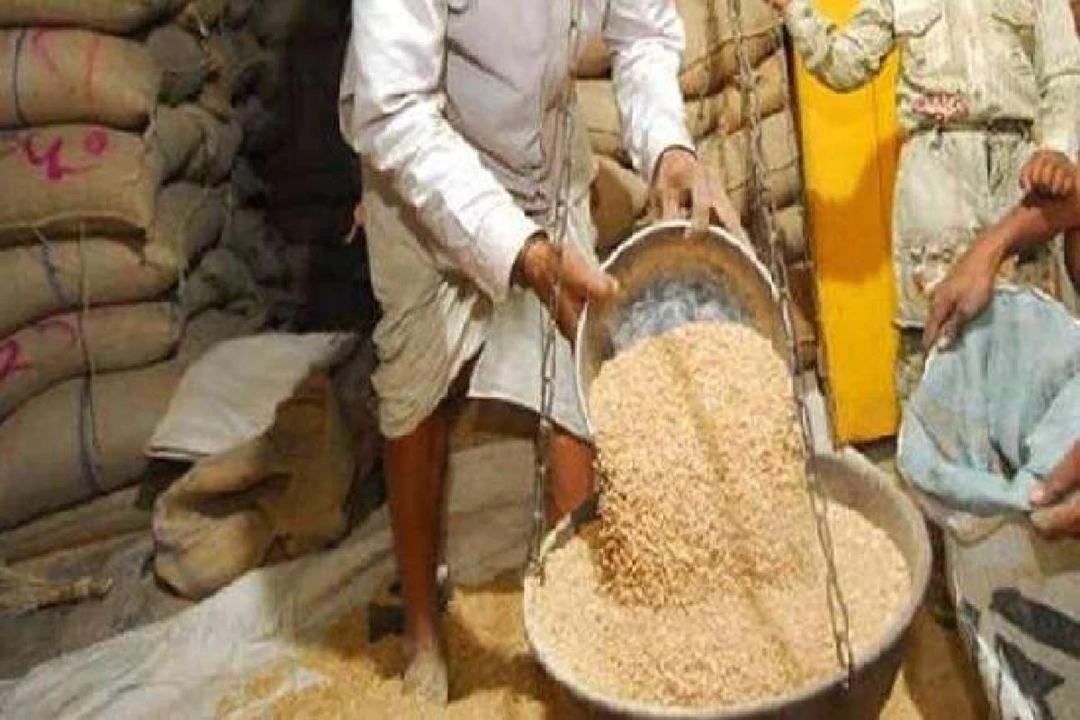 खूशखबर! ही बँक त्यांच्या ग्राहकांना देत आहे मोफत रेशन, वाचा कुणाला मिळतोय लाभ?